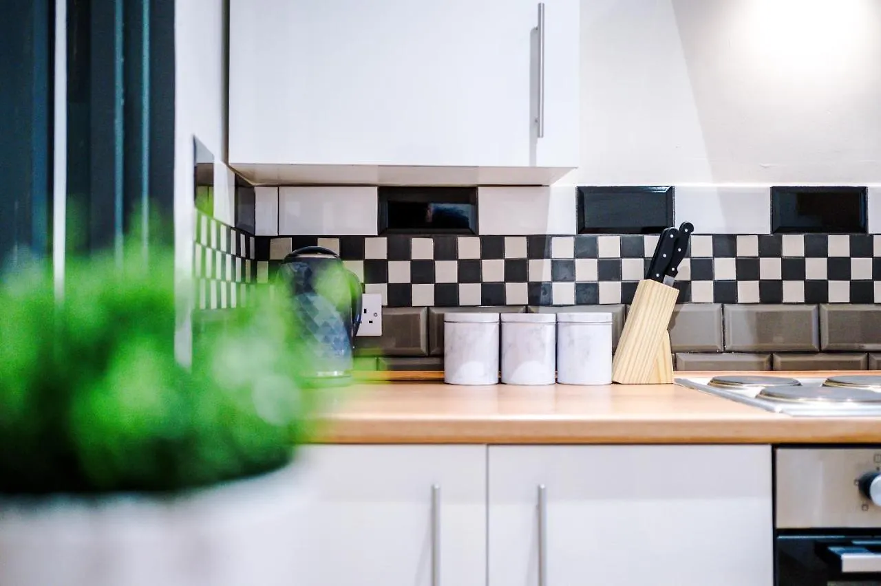 Empire Blackpool Apartments - Tyldesley Road