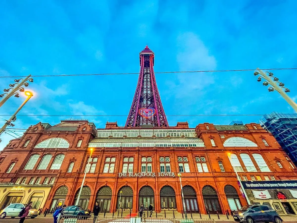Empire Blackpool Apartments - Tyldesley Road 0*,