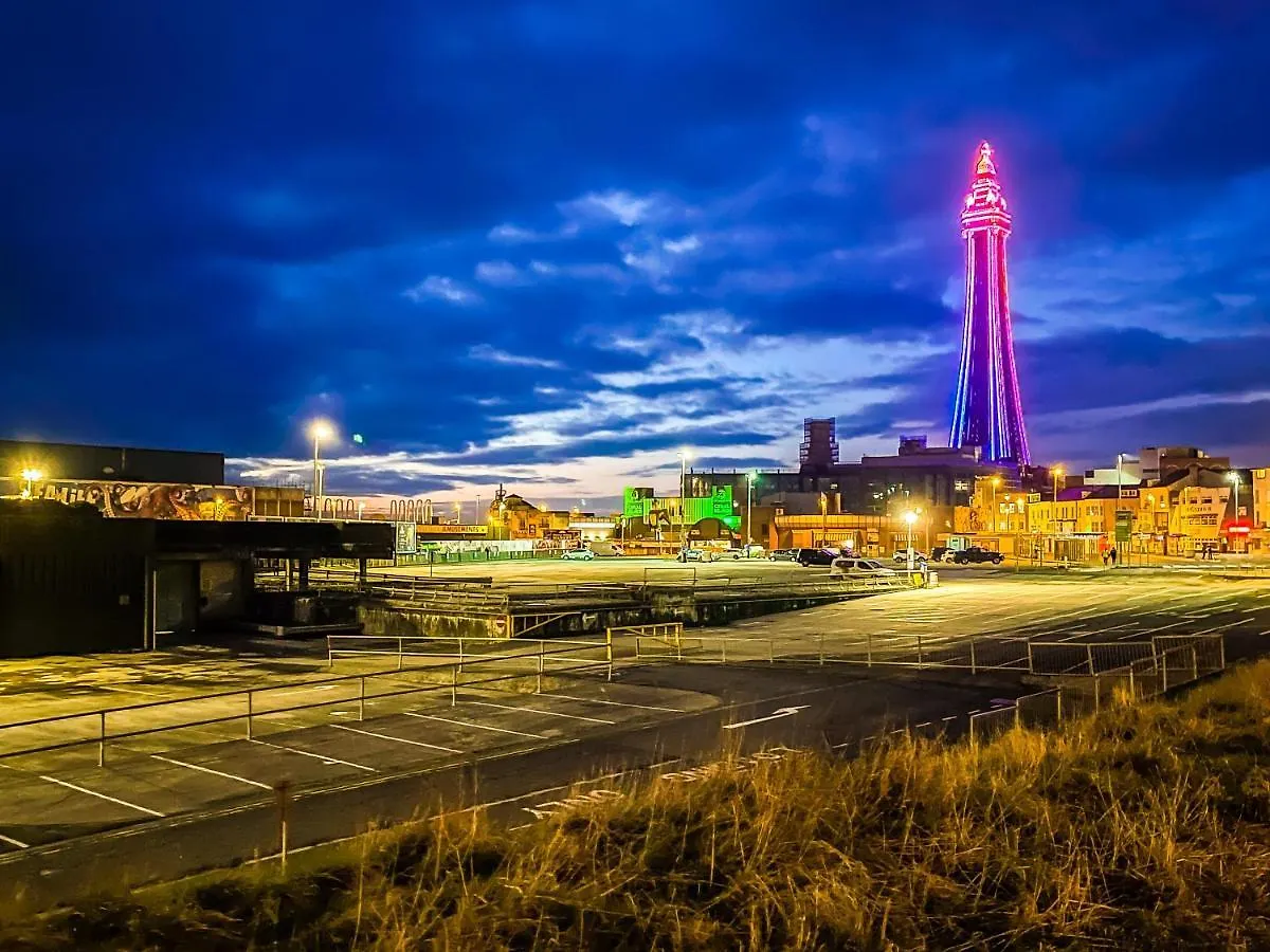 Empire Blackpool Apartments - Tyldesley Road contacts