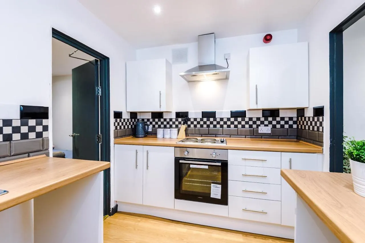 Empire Blackpool Apartments - Tyldesley Road 0*,